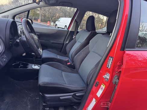 Used 2012 Toyota Yaris SE image 10