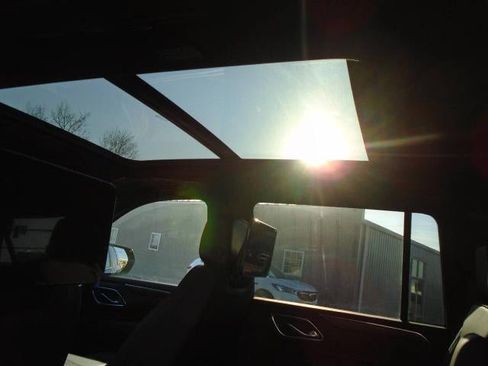 Certified 2023 Chevrolet Suburban High Country w/ LPO, Illumination Package image 25