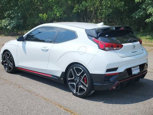Used 2022 Hyundai Veloster N FWD image 3