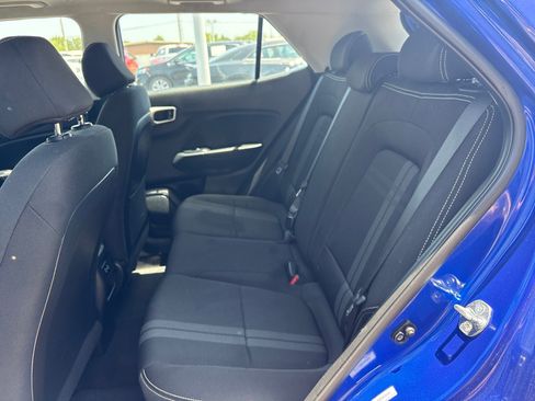 Used 2025 Hyundai Venue SEL FWD image 7