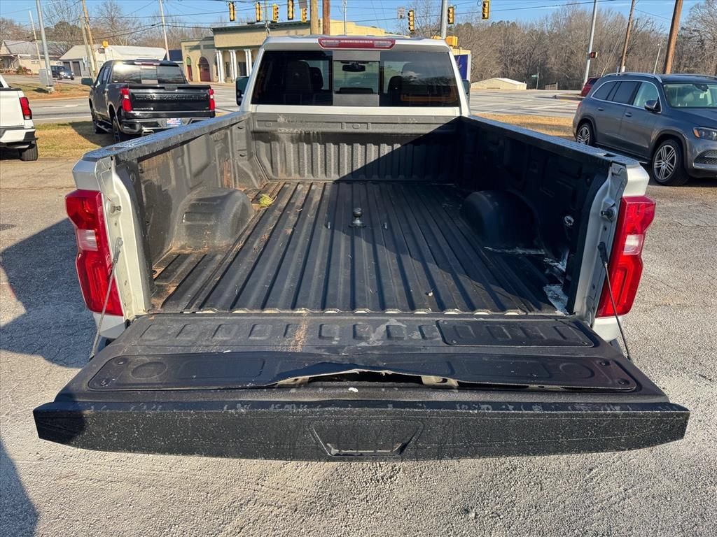 Used 2022 Chevrolet Silverado 3500 LT AWD/4WD image 9