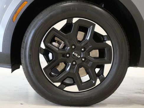 Used 2024 Kia Sorento S AWD/4WD image 9