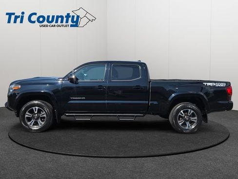 Certified 2019 Toyota Tacoma TRD Sport AWD/4WD image 5