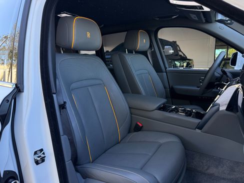 Used 2023 Rolls-Royce Cullinan image 30