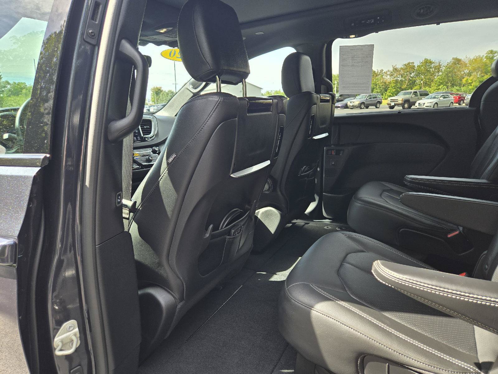 Used 2020 Chrysler Pacifica Touring-L Plus FWD image 26