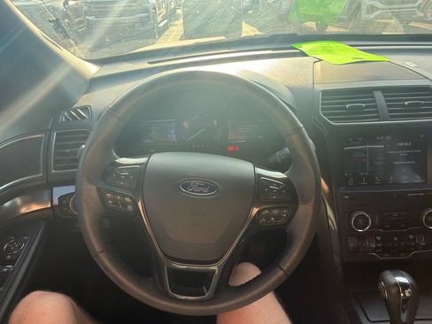 Used 2019 Ford Explorer XLT w/ Equipment Group 202A AWD/4WD image 14