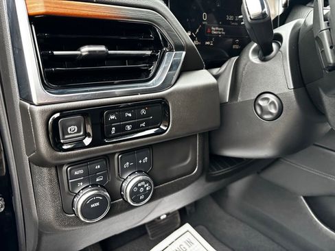 Used 2025 GMC Yukon Denali image 17