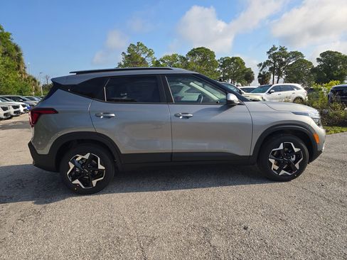 New 2026 Kia Seltos S FWD image 9