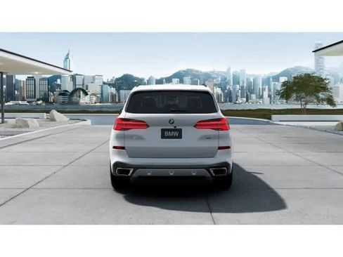 New 2026 BMW X5 xDrive40i w/ M Sport Package AWD/4WD image 5