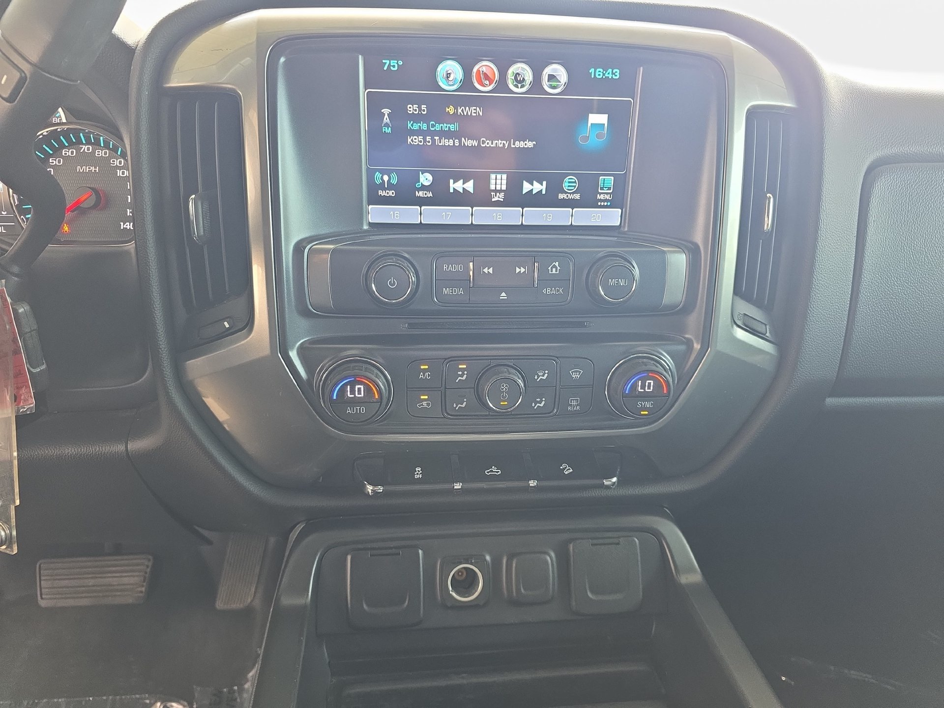 Used 2018 Chevrolet Silverado 1500 LT w/ All Star Edition AWD/4WD image 19