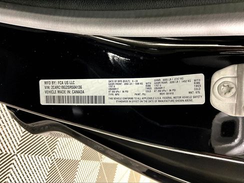 Used 2025 Chrysler Pacifica Select FWD image 19