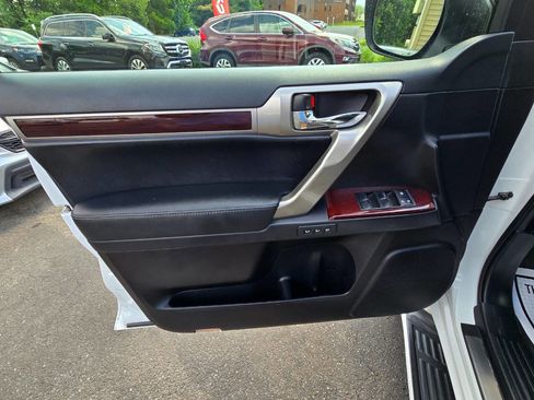 Used 2015 Lexus GX 460 w/ Premium Package image 15