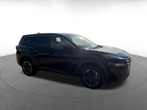 Used 2025 Nissan Rogue SV AWD/4WD image 2