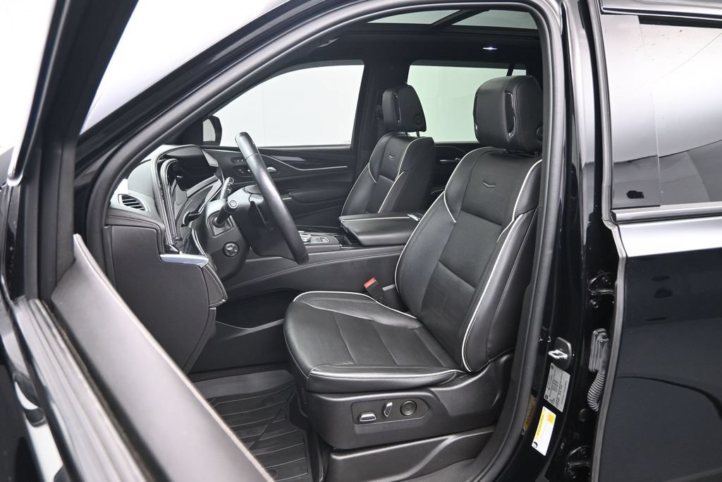 Used 2022 Cadillac Escalade Sport w/ Touring Package AWD/4WD image 22