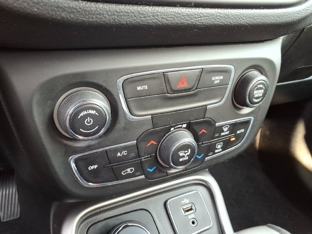 Certified 2018 Jeep Compass Latitude w/ Popular Equipment Group AWD/4WD image 17