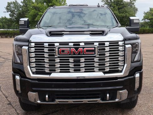Used 2025 GMC Sierra 3500 Denali w/ Denali Reserve Package AWD/4WD image 14