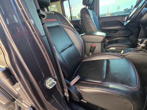 Used 2020 Jeep Wrangler Unlimited Rubicon w/ Advanced Safety Group AWD/4WD image 39