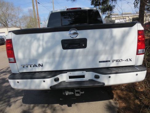Used 2014 Nissan Titan PRO-4X AWD/4WD image 3