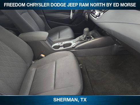 Used 2025 Toyota Corolla LE image 9