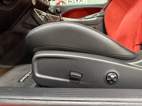 Used 2015 Dodge Challenger SRT Hellcat image 39