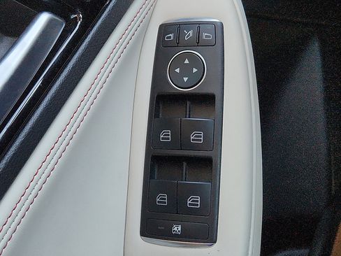 Used 2018 INFINITI QX30 Premium w/ Technology Package image 17