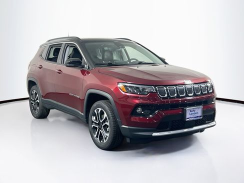 Used 2022 Jeep Compass Limited w/ Sun and Sound Group AWD/4WD image 3