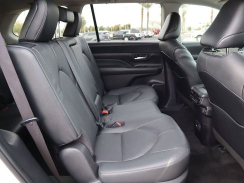 Used 2024 Toyota Grand Highlander Limited image 21