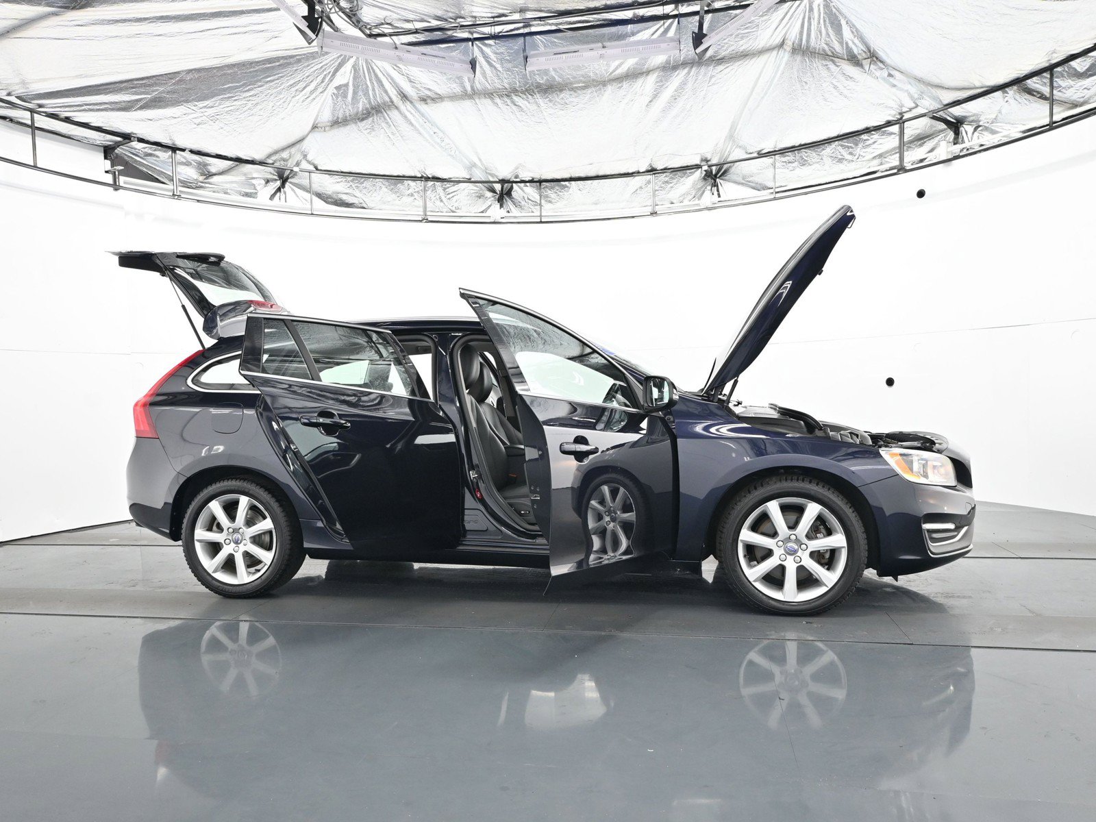 Used 2017 Volvo V60 T5 Premier w/ Convenience Package AWD/4WD image 41