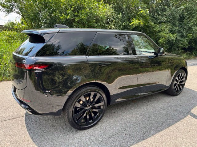 New 2027 Land Rover Range Rover Sport Dynamic SE AWD/4WD image 5