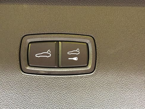 Certified 2023 Porsche Cayenne Platinum Edition AWD/4WD image 13