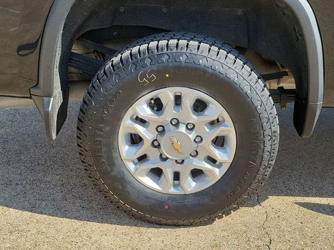 Certified 2022 Chevrolet Silverado 3500 LTZ w/ LTZ Plus Package image 33