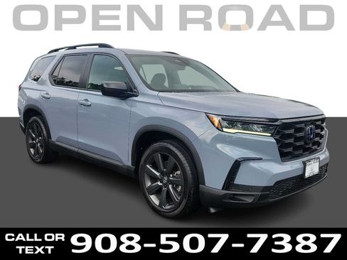 Used 2023 Honda Pilot Sport image 1
