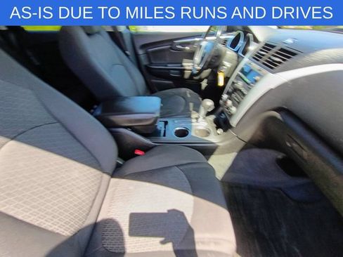 Used 2011 Chevrolet Traverse LT w/ Personal Connectivity Package FWD image 18