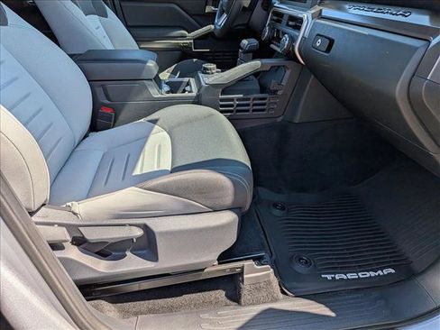 Used 2025 Toyota Tacoma TRD Off-Road image 20