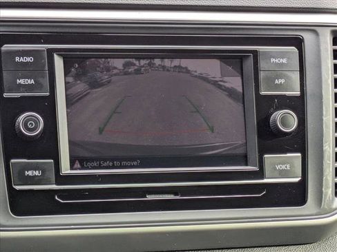 Used 2022 Volkswagen Atlas Cross Sport SE image 12