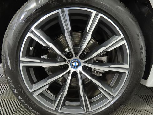 Certified 2023 BMW X5 xDrive45e w/ Executive Package image 32