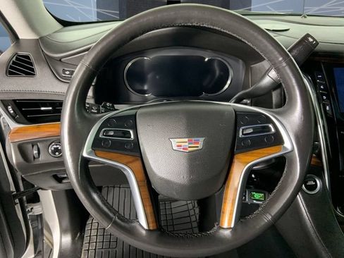 Used 2017 Cadillac Escalade Premium Luxury AWD/4WD image 36