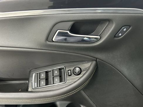 Used 2016 Chevrolet Impala LT w/ Convenience Package FWD image 11