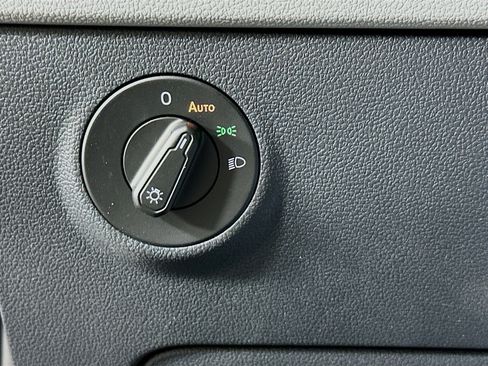 Used 2024 Volkswagen Taos S image 17