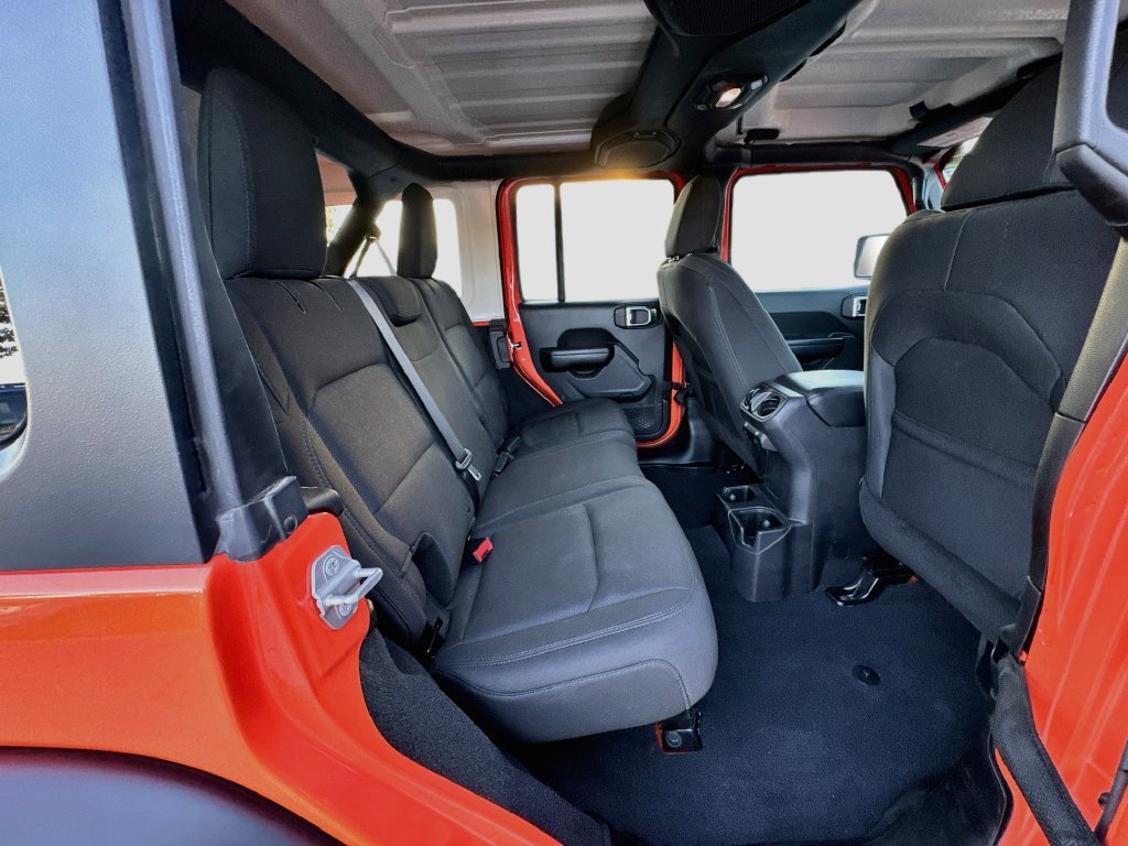 Used 2018 Jeep Wrangler Unlimited Sport S AWD/4WD image 31