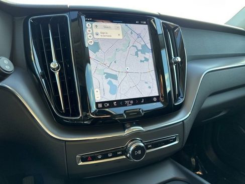 Certified 2025 Volvo XC60 B5 Core image 23