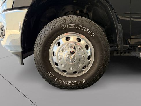 Certified 2024 RAM 3500 Laramie w/ Towing Technology Group AWD/4WD image 9