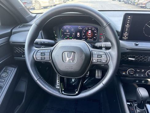 Used 2024 Honda Accord Sport image 11
