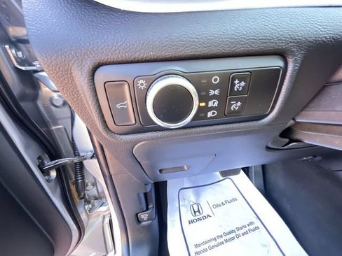 Used 2023 Ford Explorer XLT RWD image 11