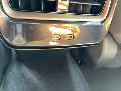 New 2025 Toyota Crown Signia image 28