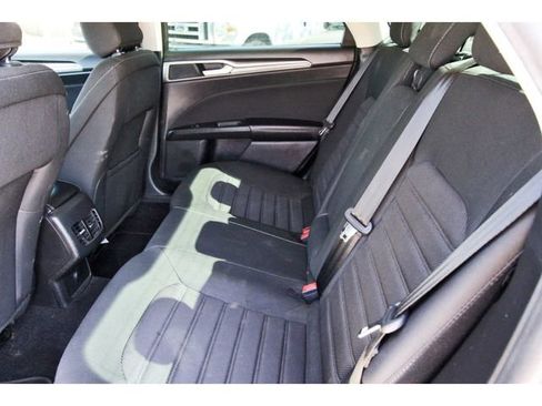 Used 2020 Ford Fusion SE image 12