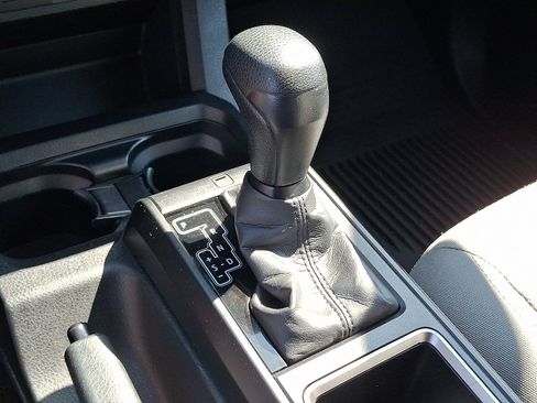 Used 2022 Toyota Tacoma SR image 14