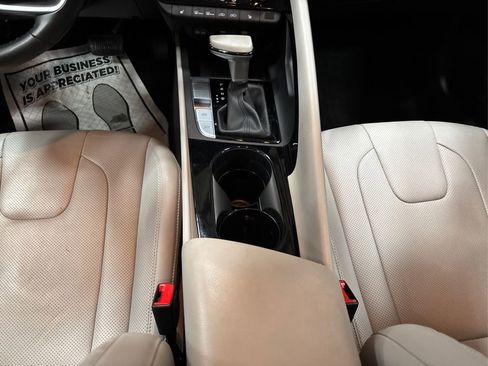 Used 2022 Hyundai Elantra Limited image 19