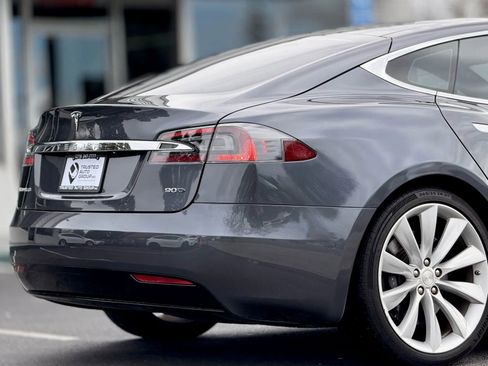 Used 2016 Tesla Model S 90D image 9