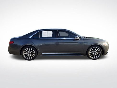 Used 2018 Lincoln Continental Select w/ Continental Climate Package AWD/4WD image 2